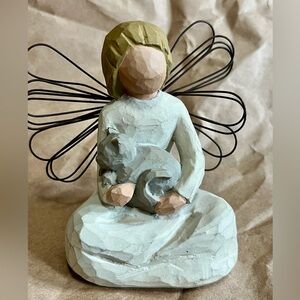 Willow Tree "Angel of Kindness” figurine by Susan Lordi for Demdaco c.1999